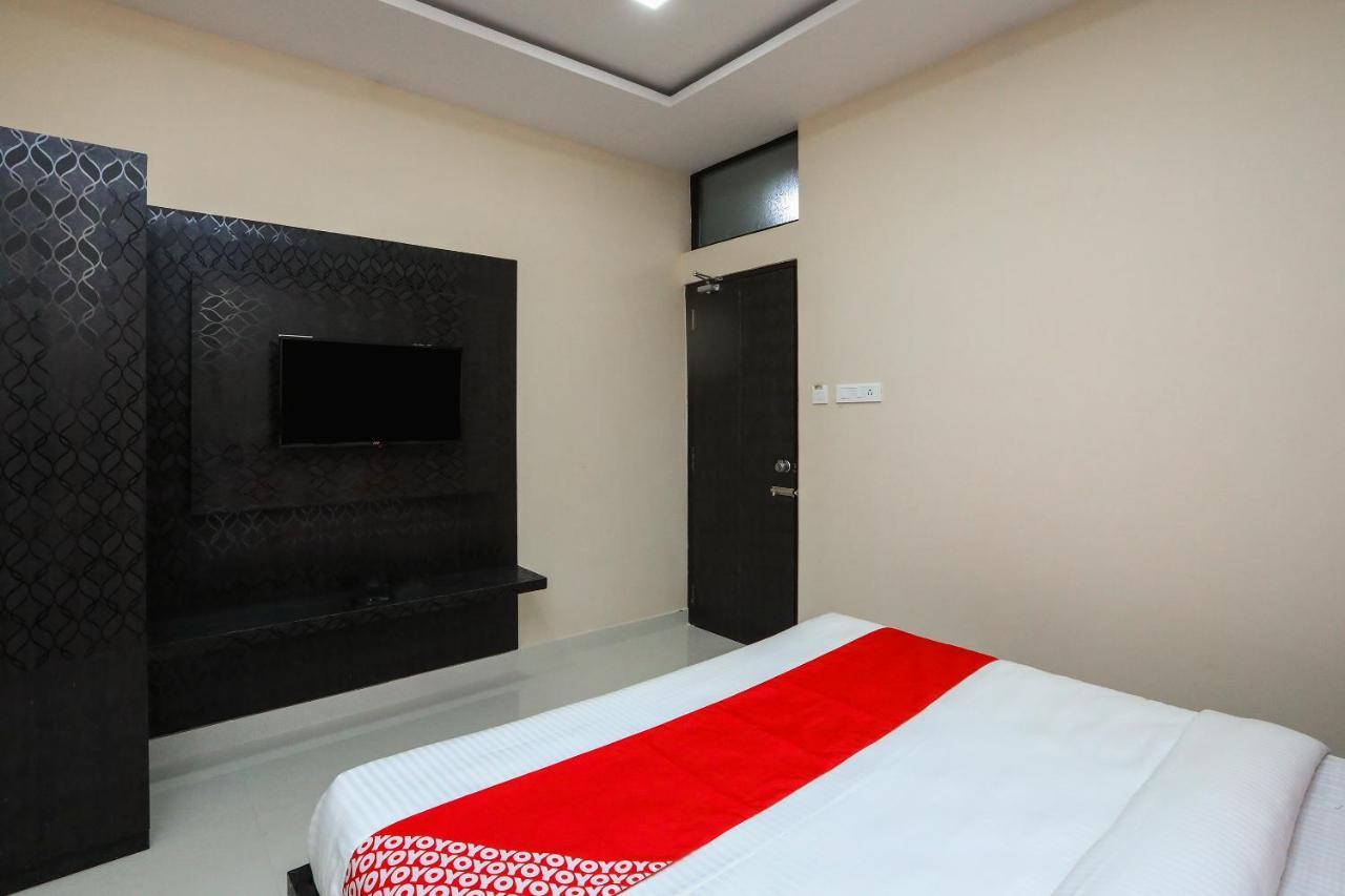 Suvarna Suits Hotel ไมซอร์ ภายนอก รูปภาพ