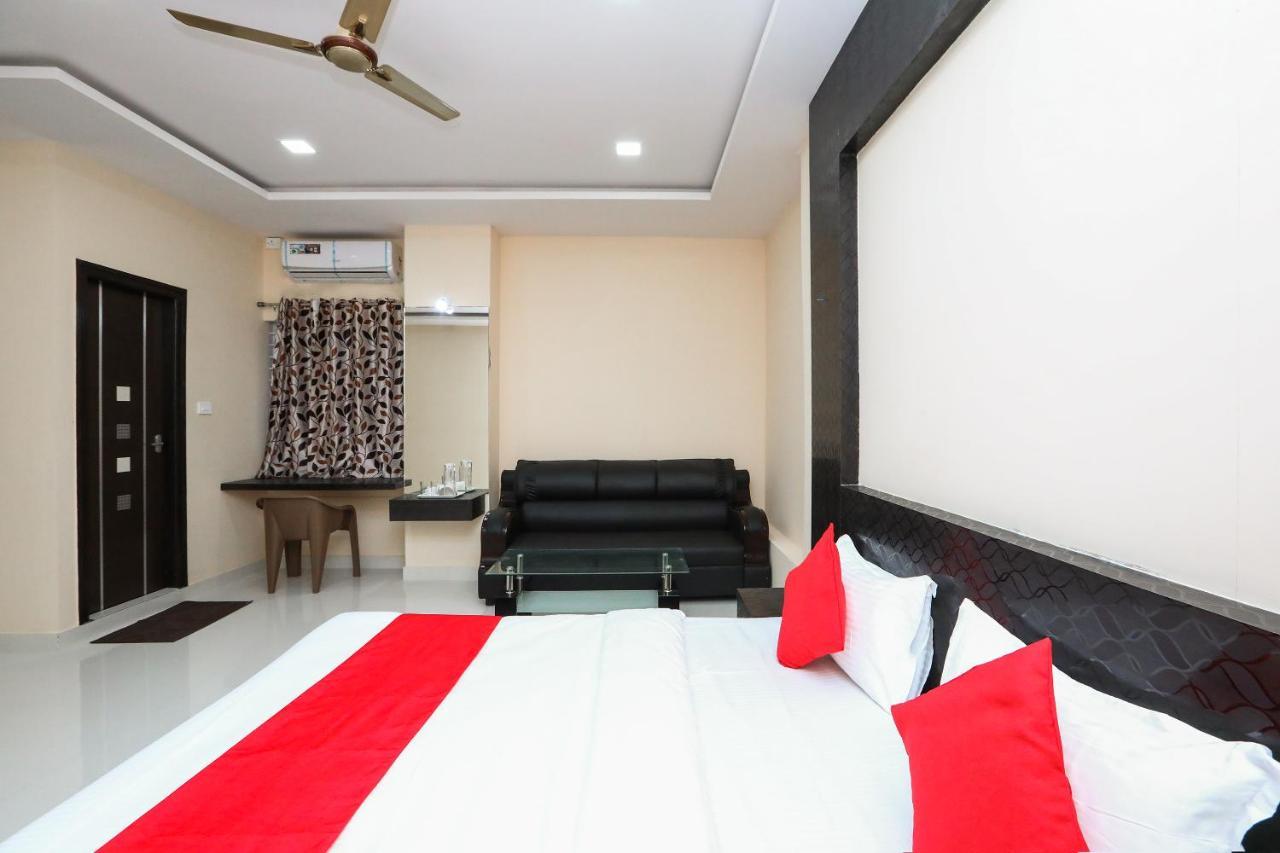 Suvarna Suits Hotel ไมซอร์ ภายนอก รูปภาพ